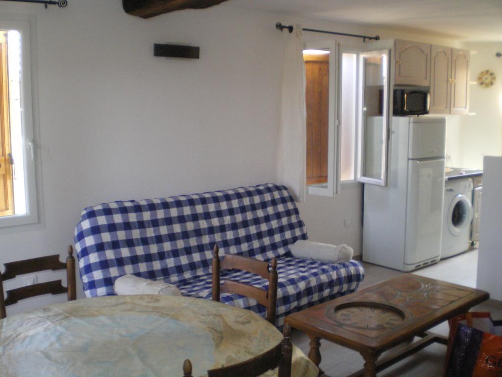 Apartamento Les Cigales d'Estoublon Habitación foto